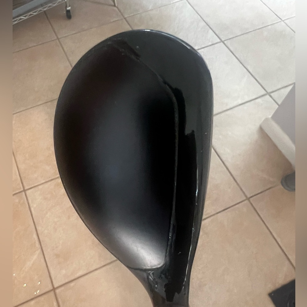 TaylorMade Stealth Club in Black and Red - Picture 3 of 5